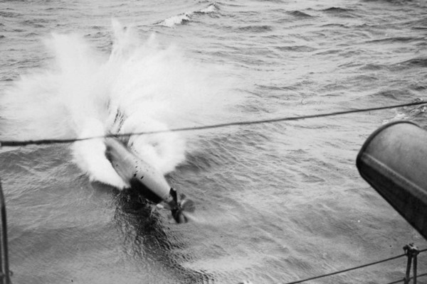 Залп торпеды