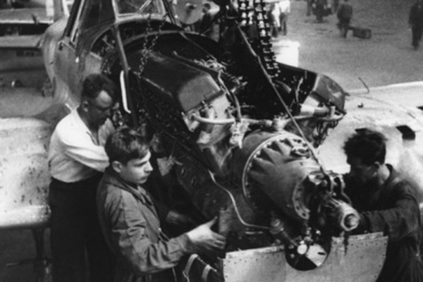 Производство самолётов на заводе в Куйбышеве